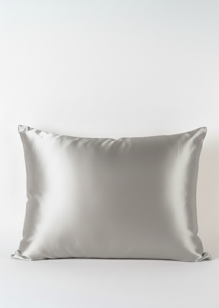 Silver silk pillowcase pelēka sudraba spilvendrāna